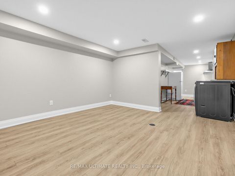 Photo 27 at 18 Blantyre Avenue, Cliffside, Toronto