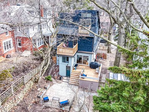 Photo 35 at 18 Blantyre Avenue, Cliffside, Toronto