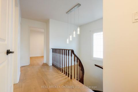 Photo 17 at 4326 Waterford Crescent, Hurontario, Mississauga