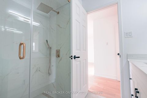 Photo 21 at 4326 Waterford Crescent, Hurontario, Mississauga