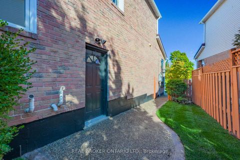 Photo 48 at 4326 Waterford Crescent, Hurontario, Mississauga