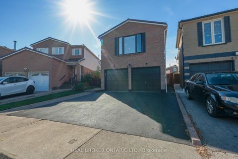 Photo 49 at 4326 Waterford Crescent, Hurontario, Mississauga