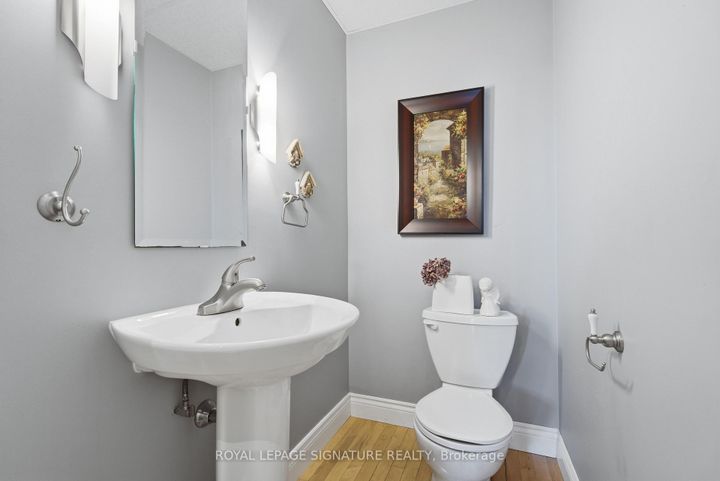 Photo 5 at 127 Snowshoe Crescent, German Mills, Markham