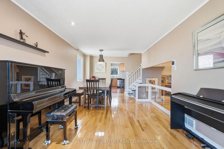 Photo 7 at 127 Snowshoe Crescent, German Mills, Markham