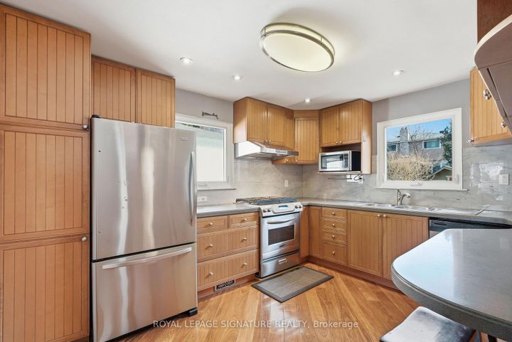 Photo 8 at 127 Snowshoe Crescent, German Mills, Markham