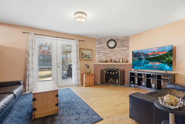 Photo 11 at 127 Snowshoe Crescent, German Mills, Markham