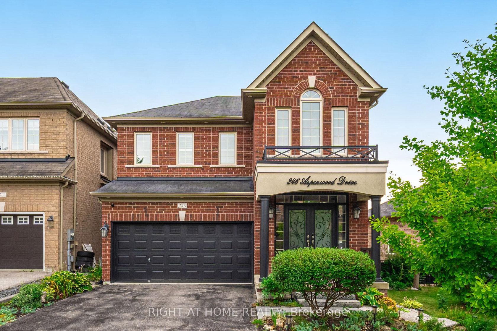 246 Aspenwood Drive, Woodland Hill, Newmarket photo 8