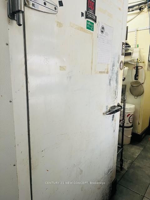 Photo 6 at 528 Yonge Street, Bay Street Corridor, Toronto