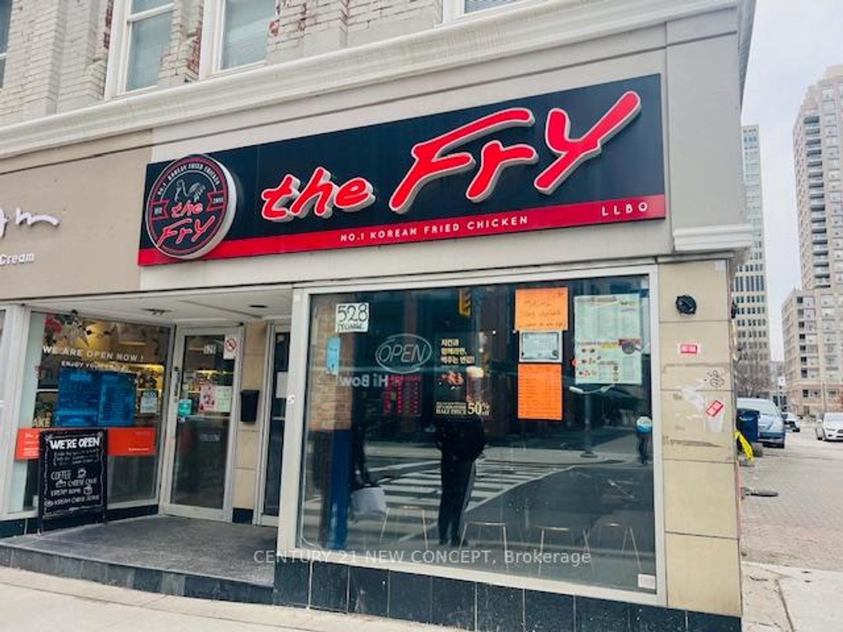 528 Yonge Street, Bay Street Corridor, Toronto photo number 2