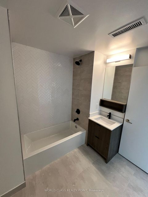 Photo 10 at 212 - 8888 Yonge Street, South Richvale, Richmond Hill