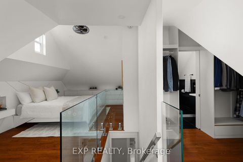 Photo 20 at 36 Sophia Street W, Queen's Park, Barrie