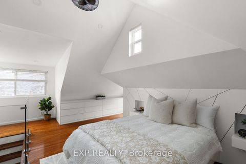 Photo 22 at 36 Sophia Street W, Queen's Park, Barrie