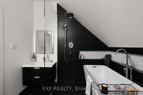 Photo 24 at 36 Sophia Street W, Queen's Park, Barrie