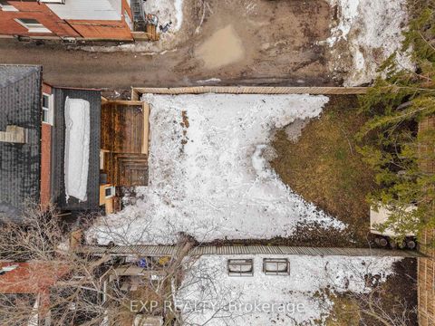 Photo 40 at 36 Sophia Street W, Queen's Park, Barrie