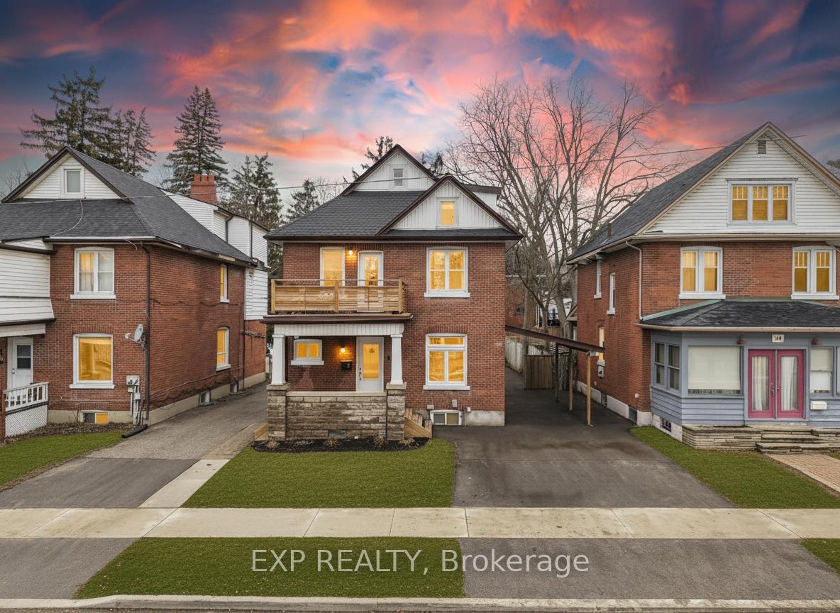 36 Sophia Street W, Queen