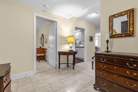 Photo 2 at 814 - 10 Delisle Avenue, St. Clair, Toronto