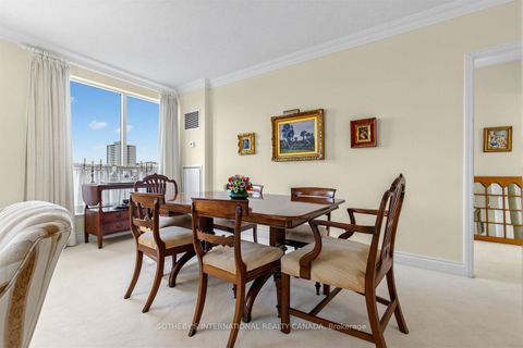 Photo 7 at 814 - 10 Delisle Avenue, St. Clair, Toronto