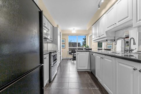 Photo 9 at 814 - 10 Delisle Avenue, St. Clair, Toronto