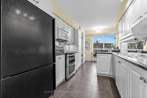 Photo 10 at 814 - 10 Delisle Avenue, St. Clair, Toronto