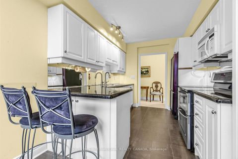 Photo 11 at 814 - 10 Delisle Avenue, St. Clair, Toronto