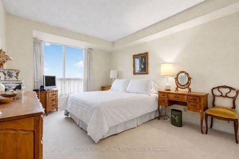 Photo 13 at 814 - 10 Delisle Avenue, St. Clair, Toronto