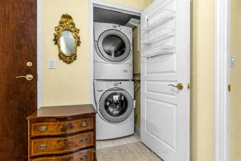 Photo 18 at 814 - 10 Delisle Avenue, St. Clair, Toronto