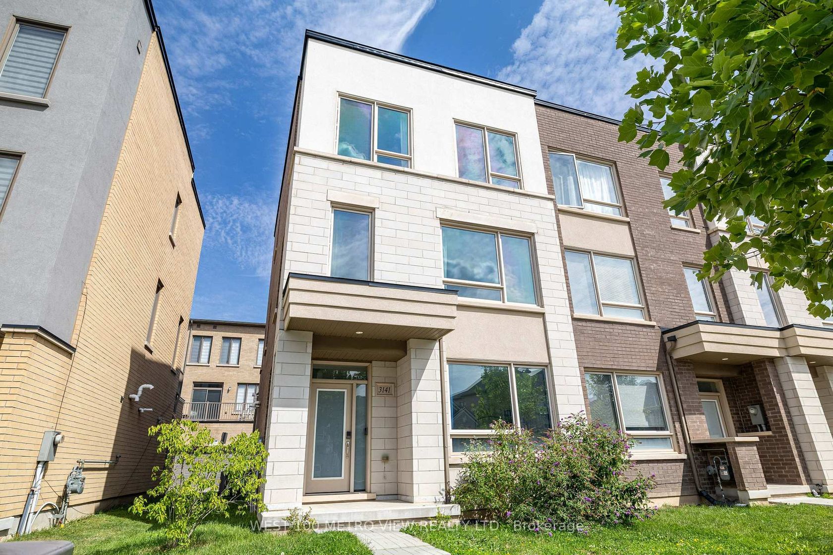 3141 Ernest Appelbe Boulevard, GO Glenorchy, Oakville by Loree Meneguzzi Real Estate 3141 Ernest Appelbe Boulevard, GO Glenorchy, Oakville