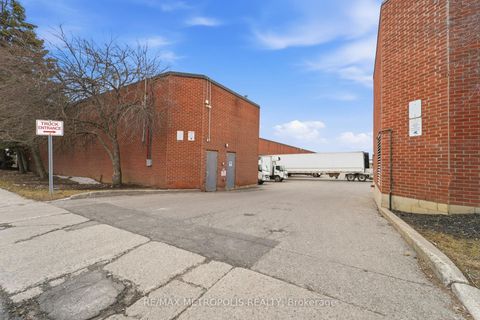 Photo 1 at 35 - 120 Dynamic Drive, Milliken, Toronto