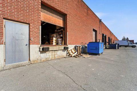 Photo 4 at 35 - 120 Dynamic Drive, Milliken, Toronto