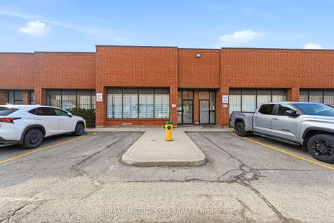 Photo 5 at 35 - 120 Dynamic Drive, Milliken, Toronto