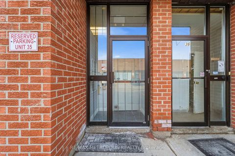 Photo 6 at 35 - 120 Dynamic Drive, Milliken, Toronto