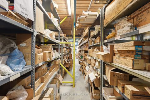 Photo 15 at 35 - 120 Dynamic Drive, Milliken, Toronto