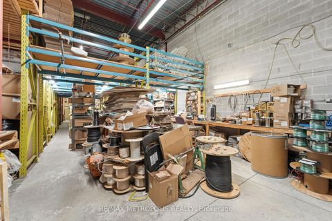 Photo 26 at 35 - 120 Dynamic Drive, Milliken, Toronto