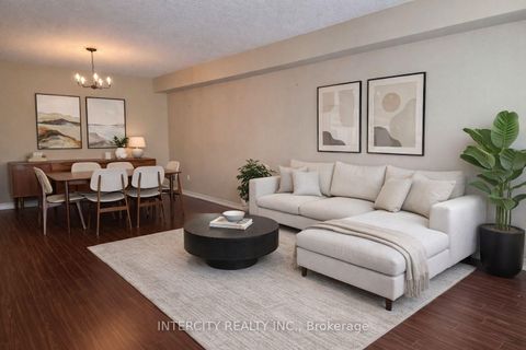 Photo 4 at 310 - 40 Harding Boulevard W, North Richvale, Richmond Hill