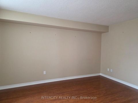 Photo 8 at 310 - 40 Harding Boulevard W, North Richvale, Richmond Hill