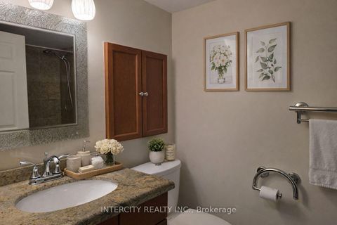 Photo 18 at 310 - 40 Harding Boulevard W, North Richvale, Richmond Hill