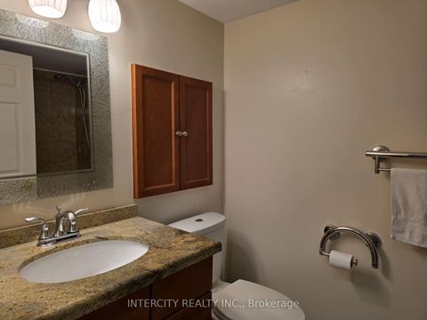 Photo 19 at 310 - 40 Harding Boulevard W, North Richvale, Richmond Hill