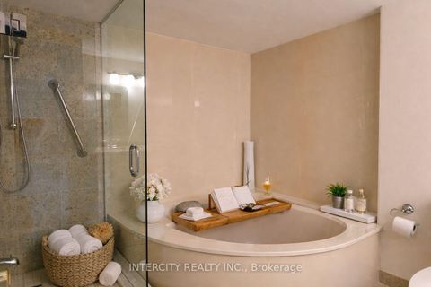 Photo 20 at 310 - 40 Harding Boulevard W, North Richvale, Richmond Hill