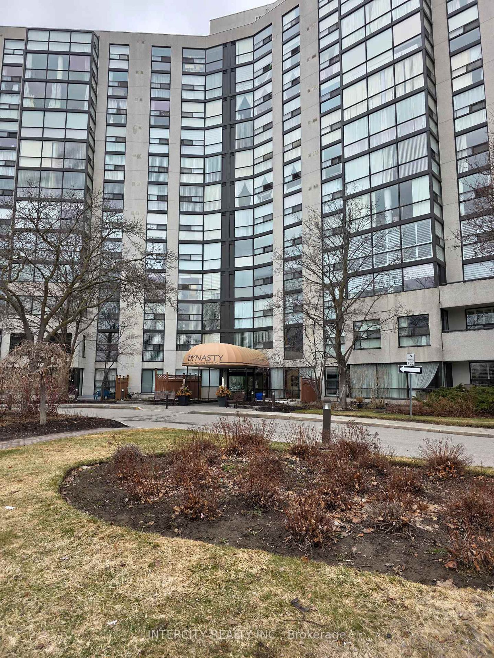 310 - 40 Harding Boulevard W, North Richvale, Richmond Hill photo 8