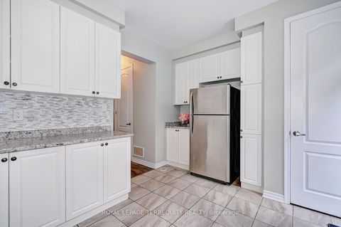 Photo 10 at 105 Jolly Way, Dorset Park, Toronto