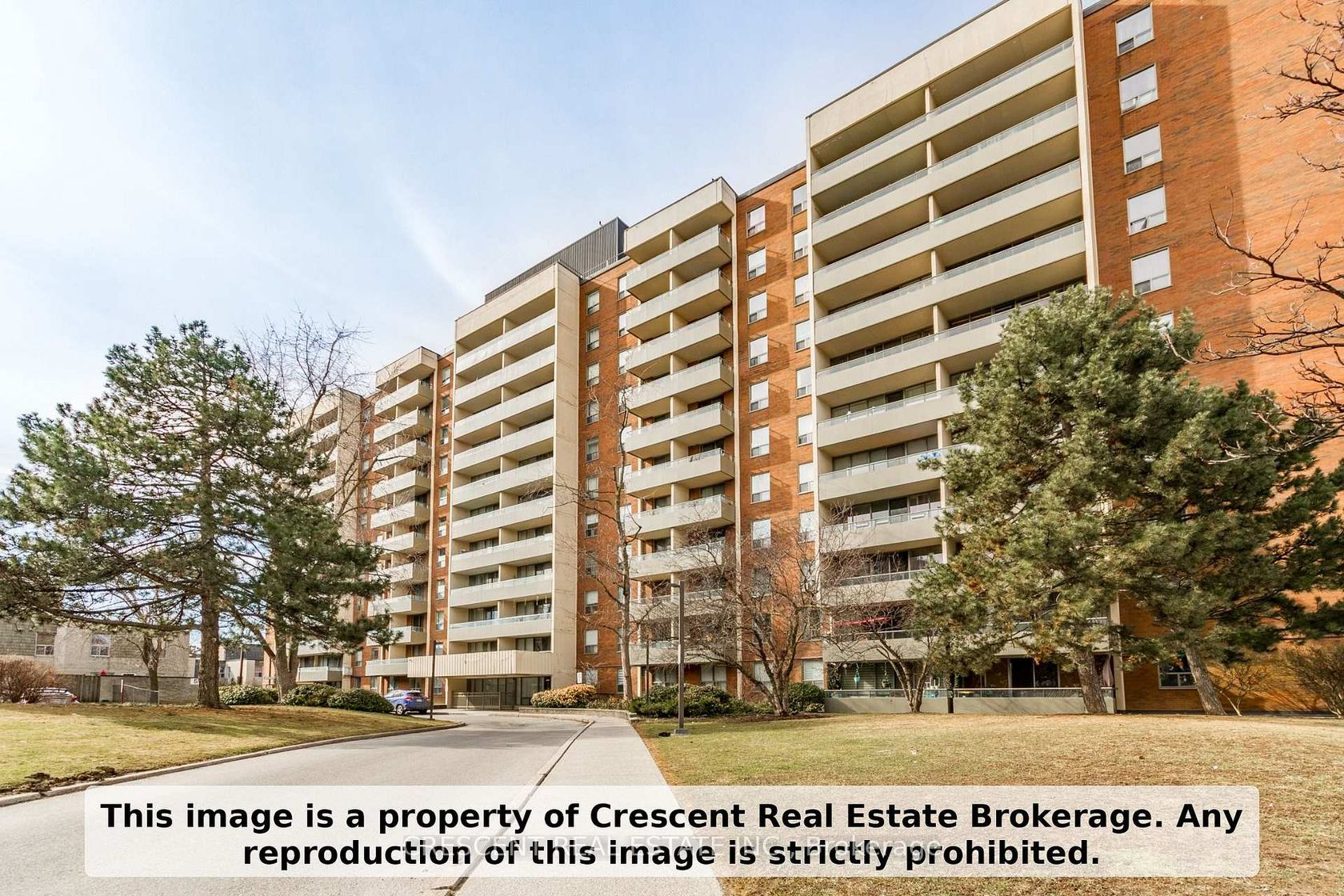 710 - 9 Four Winds Drive SW, York University Heights, Toronto by Loree Meneguzzi Real Estate 710 - 9 Four Winds Drive SW, York University Heights, Toronto