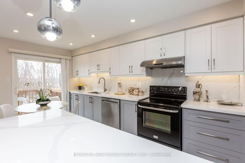 Photo 8 at 164 Banbrooke Crescent, Summerhill Estates, Newmarket