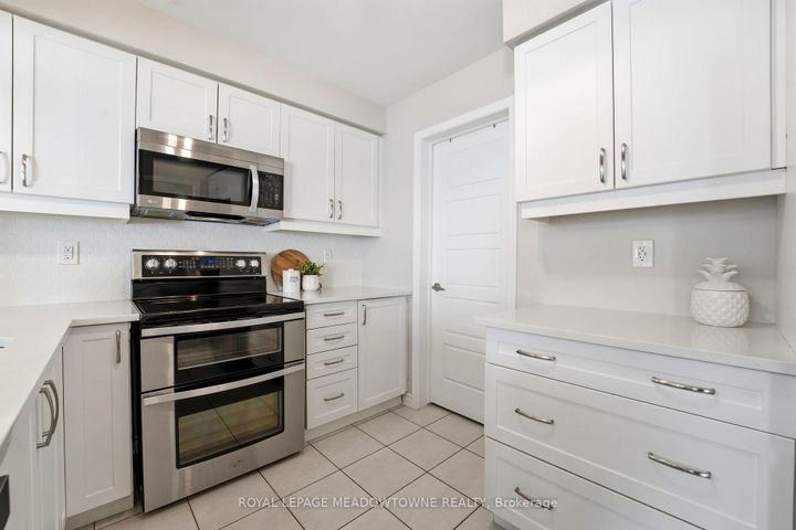 Photo 9 at 112 Whitlock Avenue, FO Ford, Milton