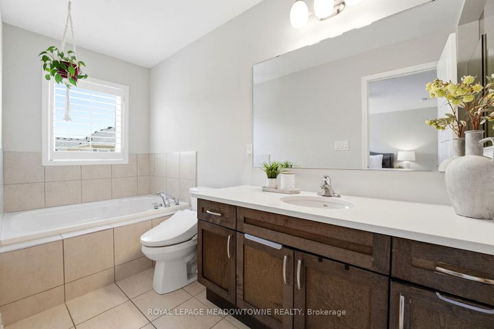 Photo 18 at 112 Whitlock Avenue, FO Ford, Milton