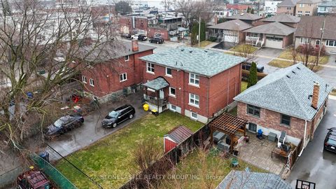 Photo 15 at 10 Woodbury Road, Alderwood, Toronto