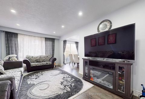 Photo 2 at 8 - 7033 Netherbrae Road, Malton, Mississauga