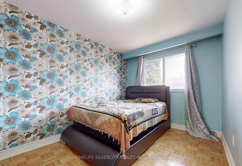 Photo 7 at 8 - 7033 Netherbrae Road, Malton, Mississauga