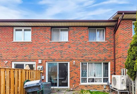 Photo 9 at 8 - 7033 Netherbrae Road, Malton, Mississauga