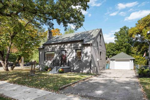 Photo 2 at 12 Rosalie Avenue N, CFB, Toronto