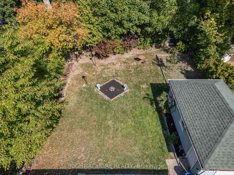 Photo 43 at 12 Rosalie Avenue N, CFB, Toronto